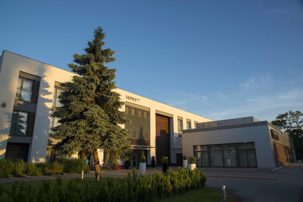 Hotel Sulkowski Conference Resort Boguszyn  Exteriör bild